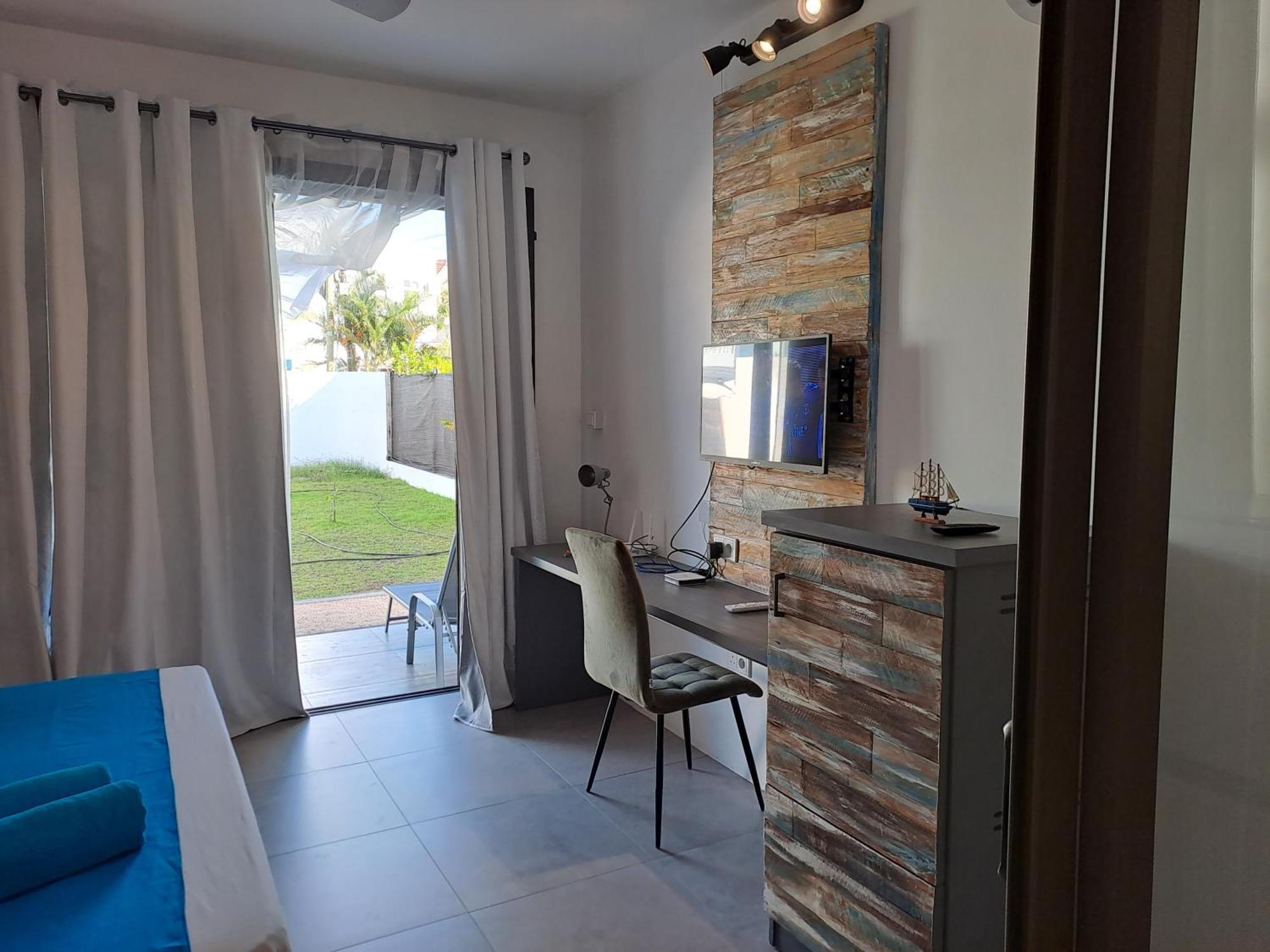 Maison Mont Choisy - One Or Two Bedrooms Apartment Тру-о-Биш Экстерьер фото